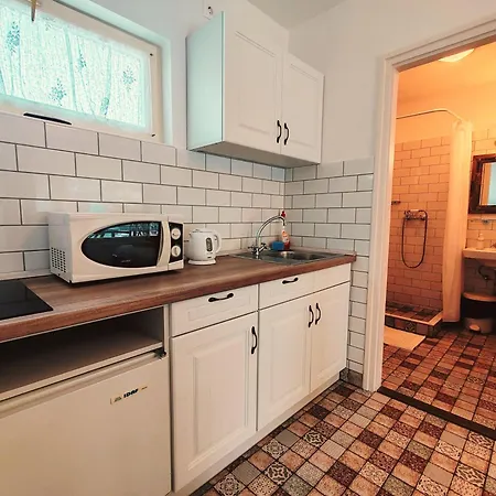 Elisoria Черсегтомай