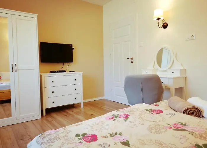 בית הארחה Elisoria צ'רסגטומאי