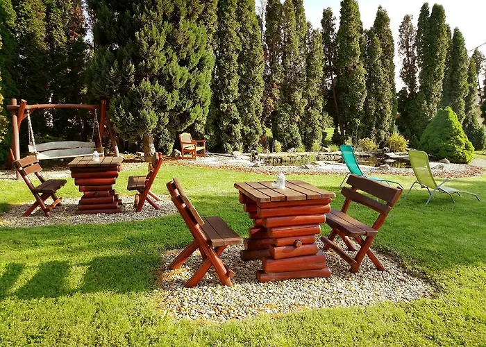 Elisoria 3* צ'רסגטומאי