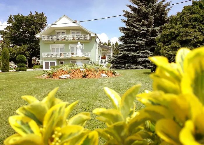 Elisoria 3* צ'רסגטומאי